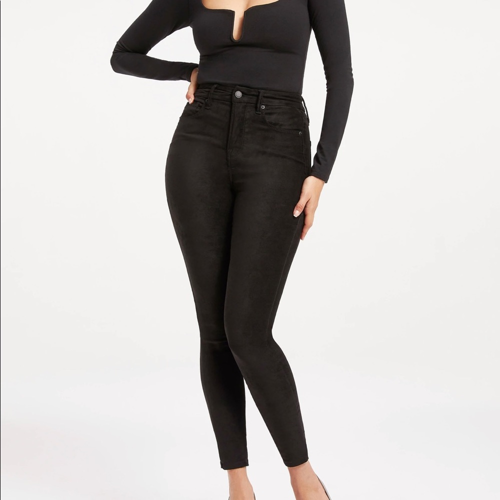 NWT Good American Good Legs Black Suede-like denim Size 10/30
